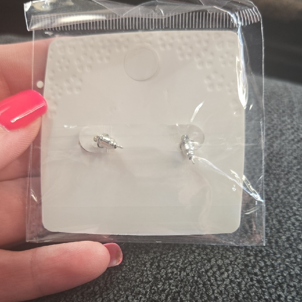 Mint Cherry Heart Earrings - Picture 2 of 4